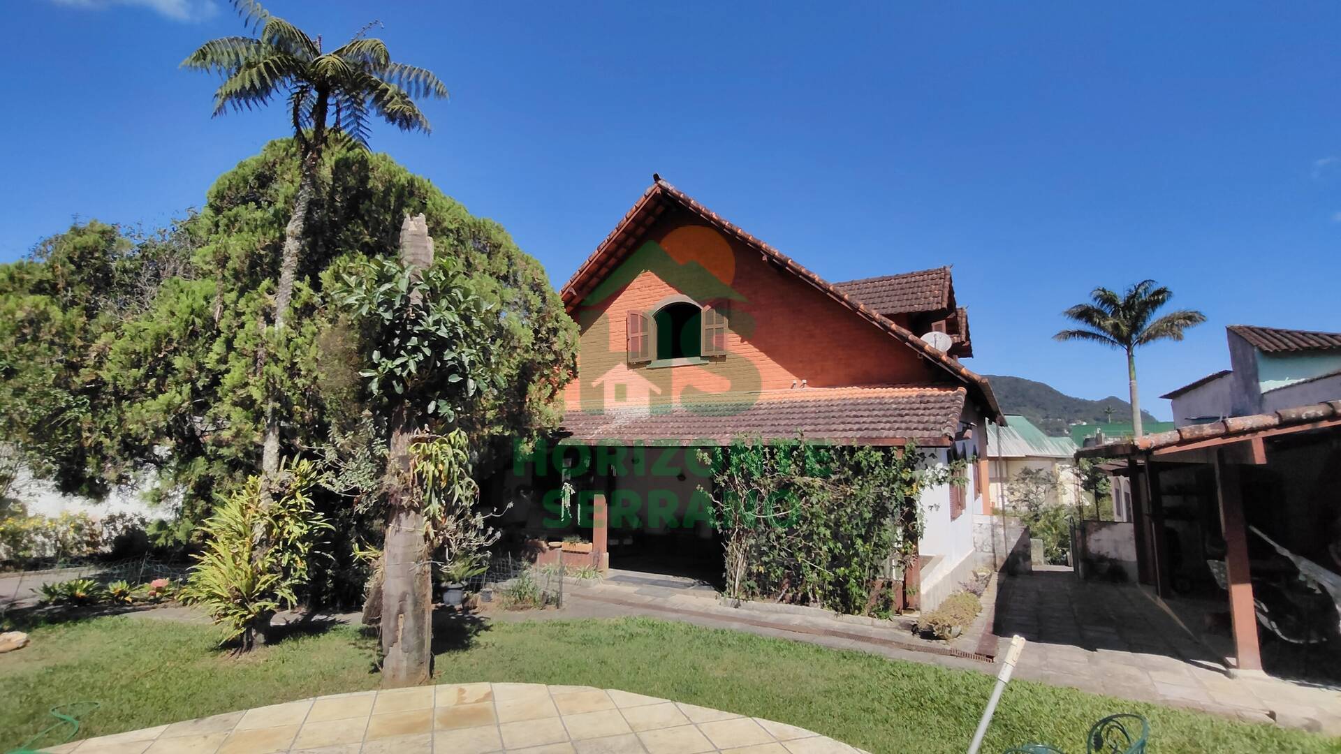 Casa, 4 quartos, 289 m² - Foto 1