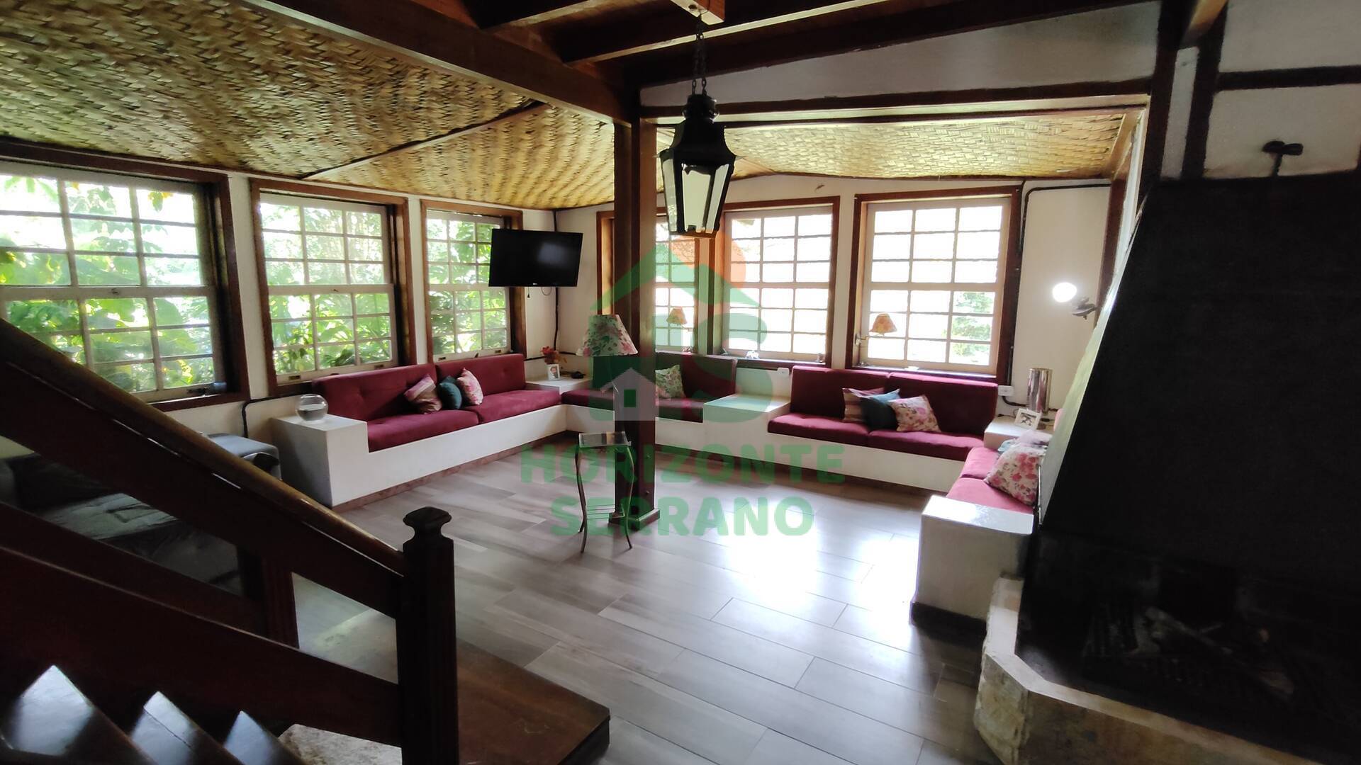 Casa, 4 quartos, 328 m² - Foto 1